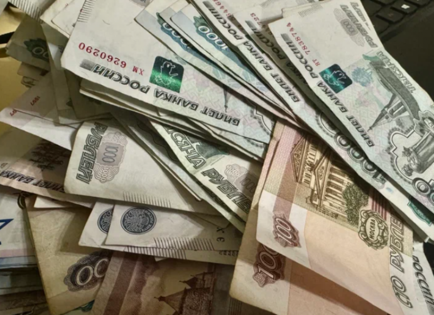 Главбух астраханской школы «заработала» больше трех миллионов рублей