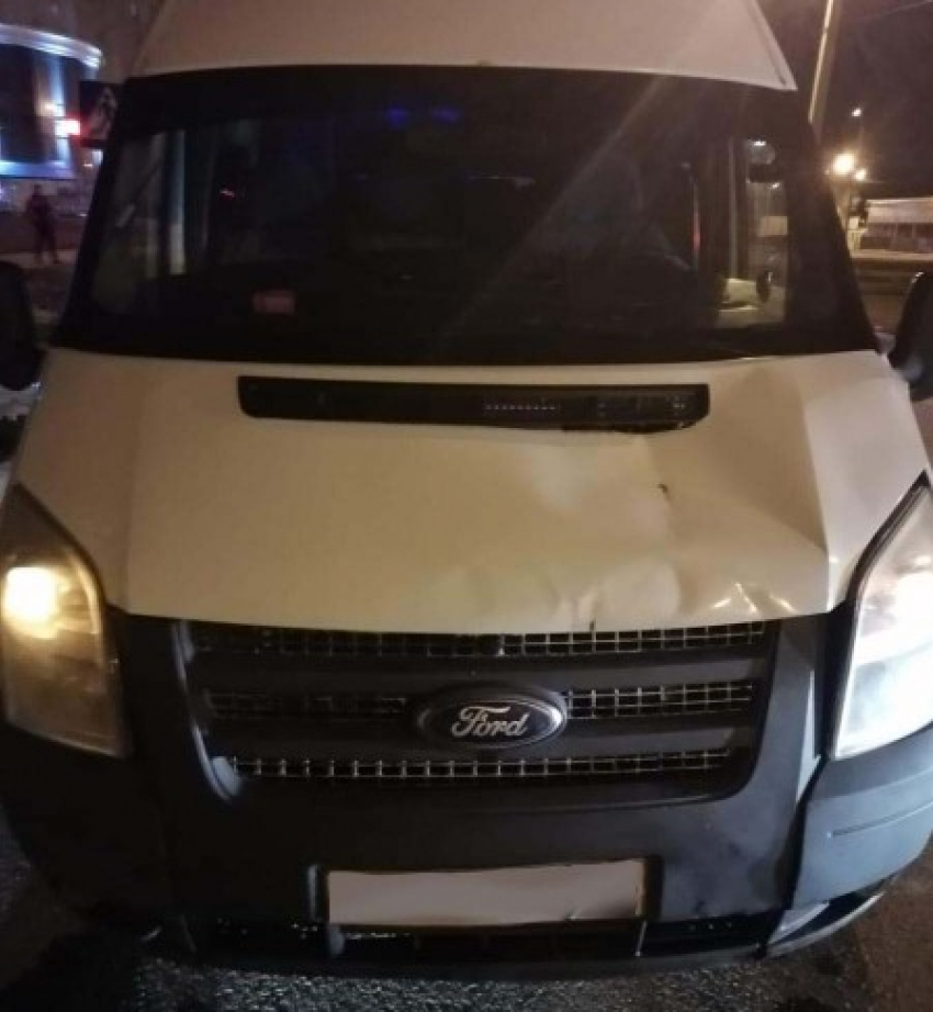 В Астрахани маршрутка сбила трёх женщин на «зебре»
