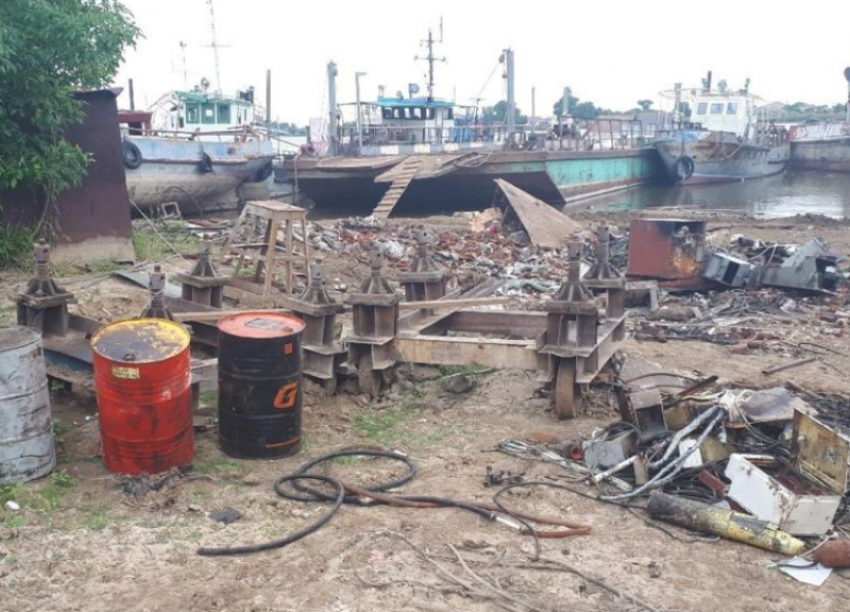 В Астраханской области физлицо обвинили в загрязнении почв на 45 миллионов рублей