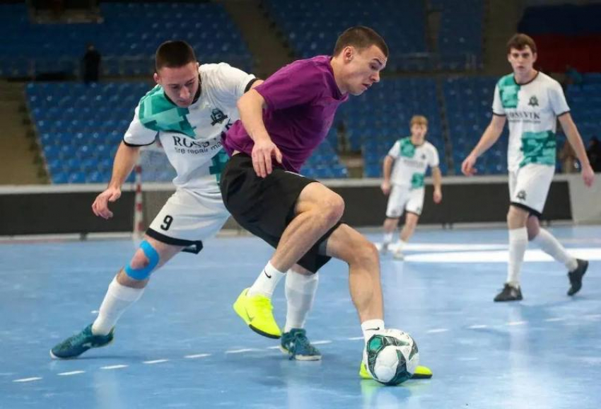 Астраханская футбольная команда выиграла золото турнира «Кубок друзей Кротова»