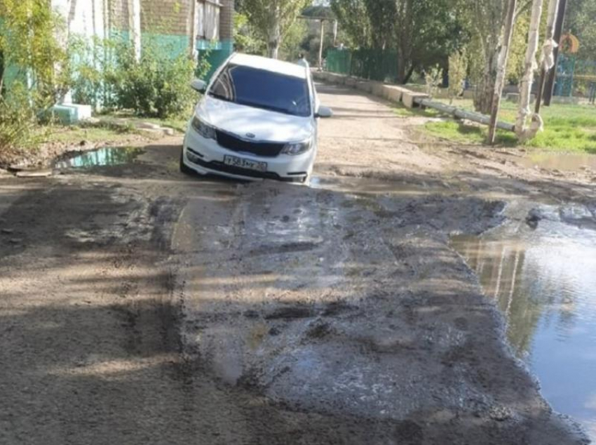 Администрация Астрахани занялась коммунальной аварией на проезде Воробьёва