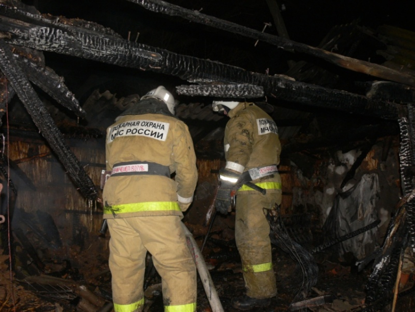 На пожаре под Астраханью погибла 53-летняя женщина 
