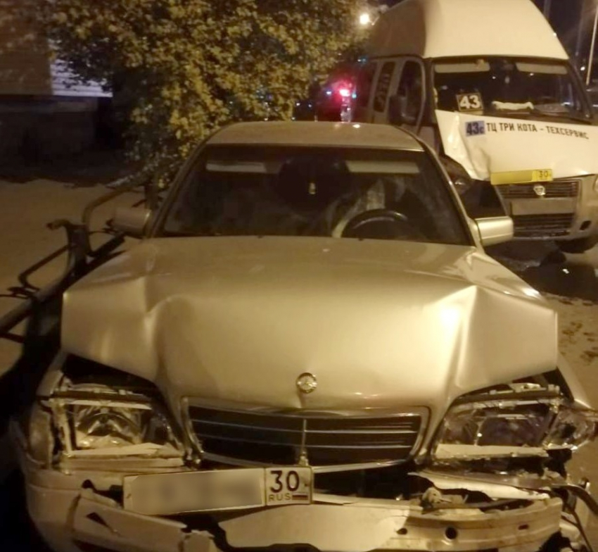 В Астрахани в ДТП на набережной пострадали 5 человек 