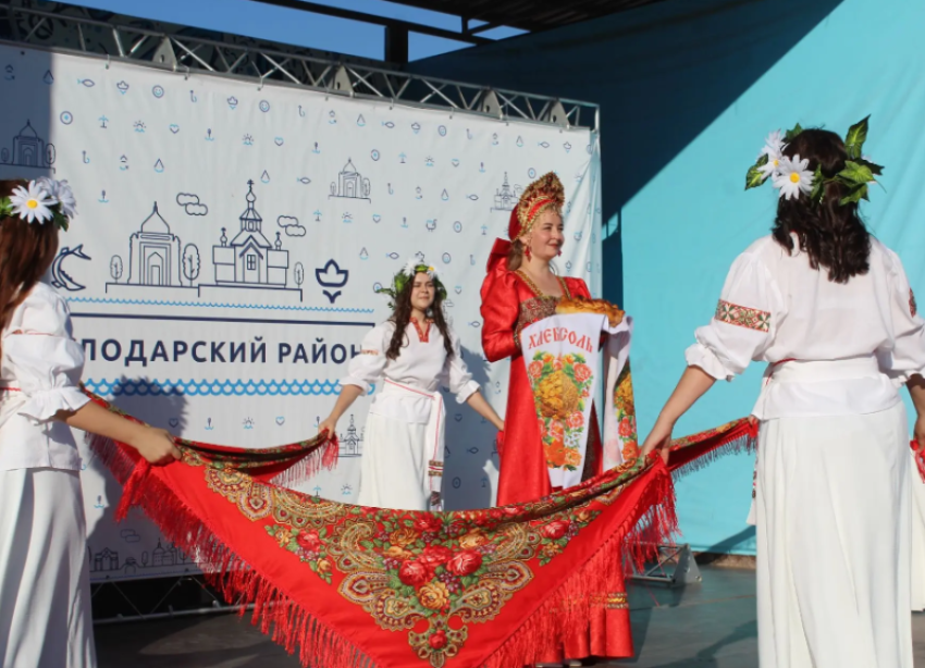 Район Астраханской области с уникальным многонациональным укладом отметил юбилей