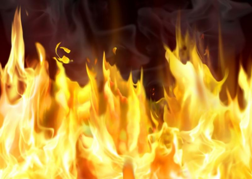 51-летняя женщина получила ожоги на пожаре под Астраханью