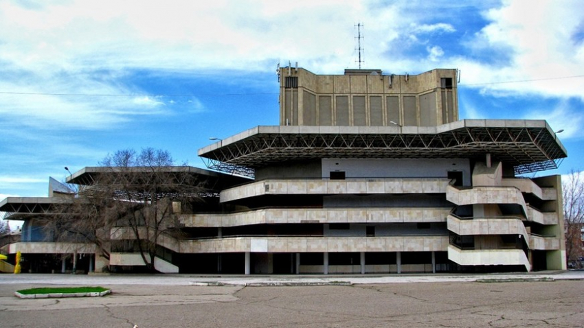 Власти Астрахани отменили интерактив и дискотеку в парке «Аркадия»