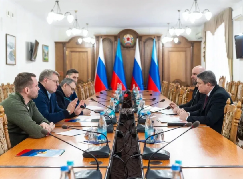 Астраханские специалисты отремонтируют тринадцать жилых домов в ЛНР