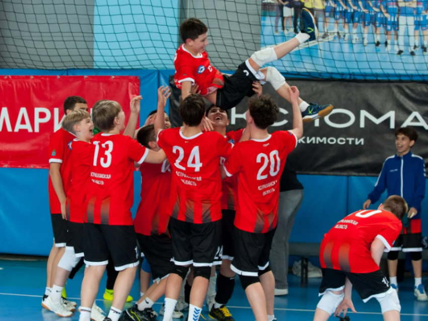 Юные астраханские гандболисты взяли золото всероссийских соревнований