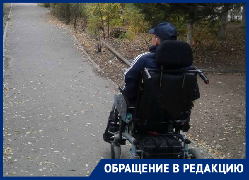 Пять лет без права на прогулку: астраханец не может добиться инвалидной коляски от ФСС