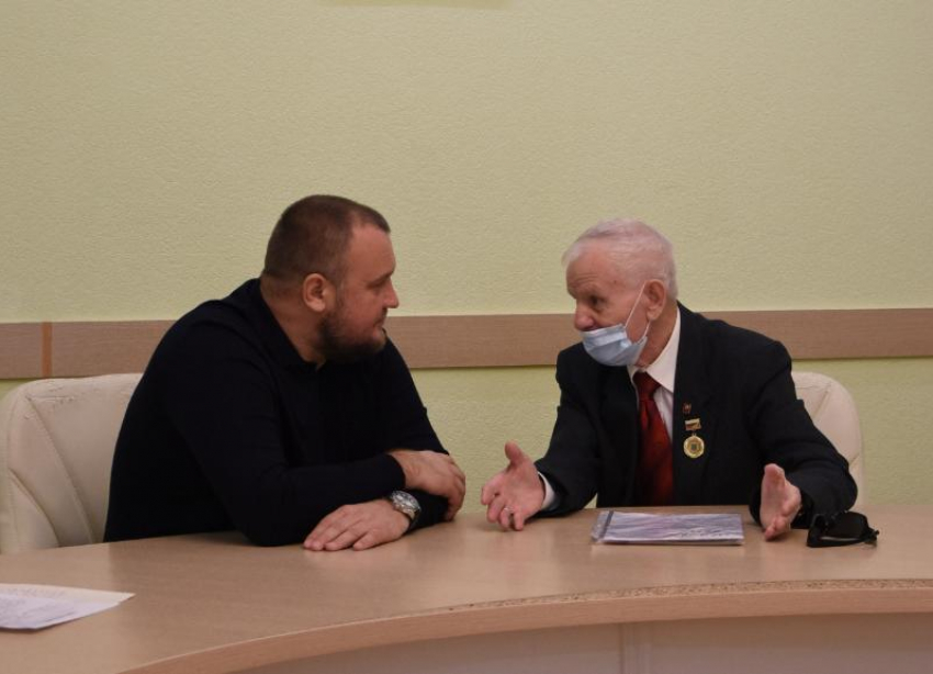 Депутата астраханской гордумы поблагодарили за пешеходную зону к Алее Ветеранов