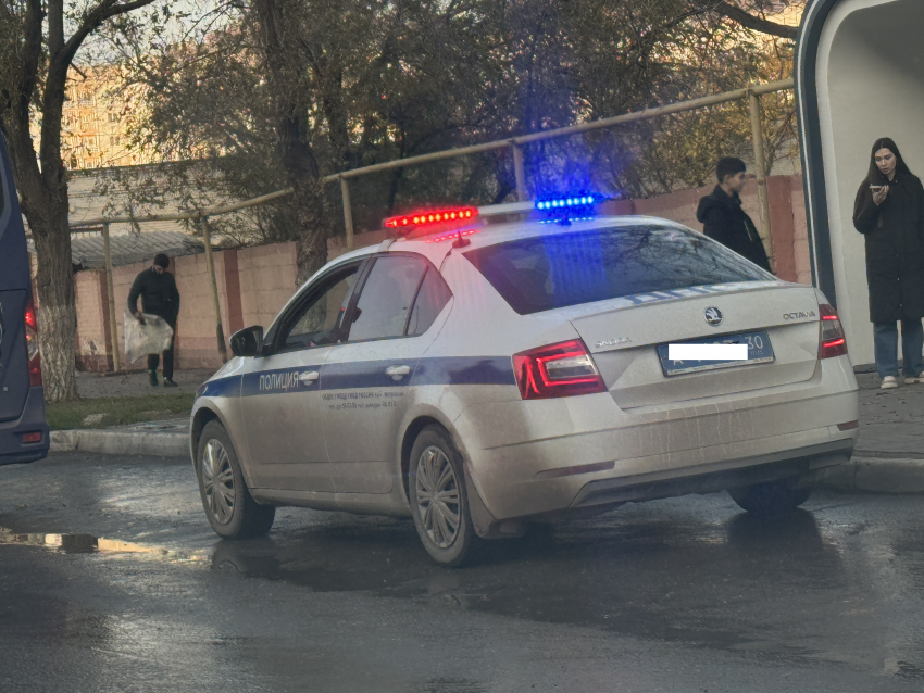 В центре Астрахани хулиганы сломали полицейскому нос