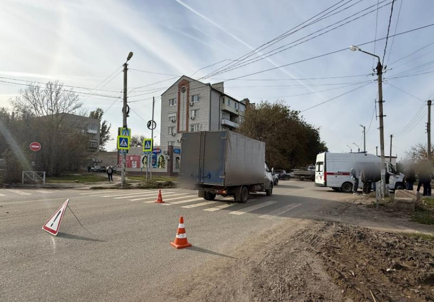 В Астрахани фургон сбил девочку на пешеходном переходе