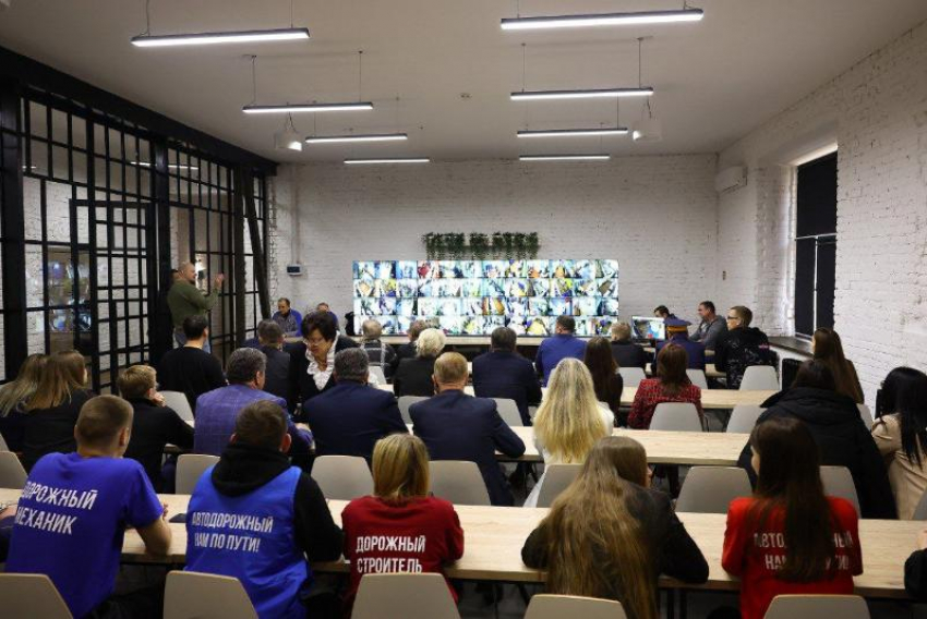 Астраханский общественный штаб наблюдает за выборами Президента онлайн