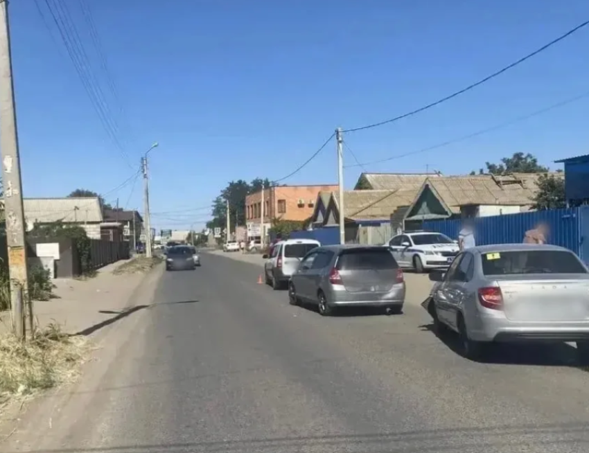 В селе под Астраханью столкнулись три машины: пострадали двое детей