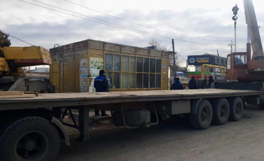 В Ленинском районе Астрахани приступили к масштабному сносу незаконных гаражей