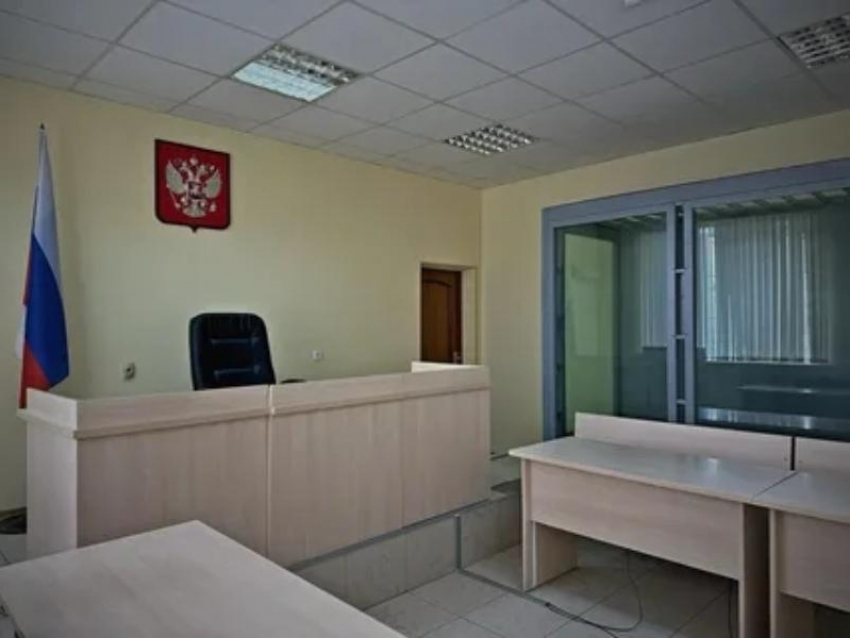 В Астраханской области владелец разбитой машины заставил администрацию заплатить