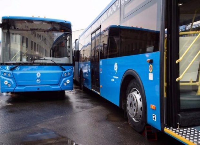 В Астрахани девятнадцать московских автобусов попробуют разгрузить проблемные маршруты