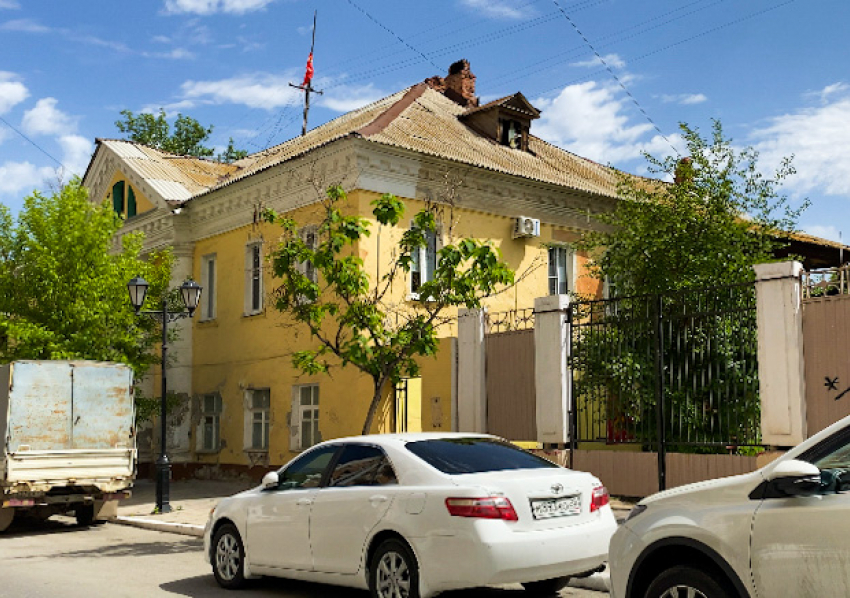 Администрация города Астрахани ответила, почему дом на Советской признан аварийным