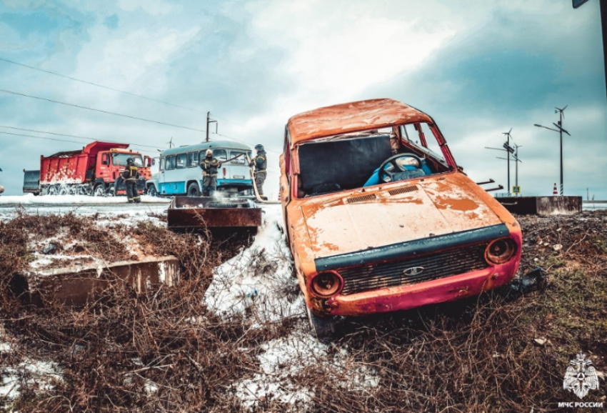 В Астраханской области при «ДТП с грузовиком» воспламенилась цистерна азота