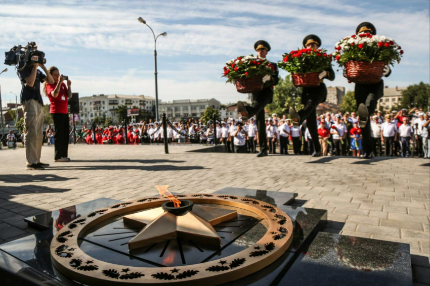 В Астрахани в День ВМФ открыли «Аллею Российской славы»