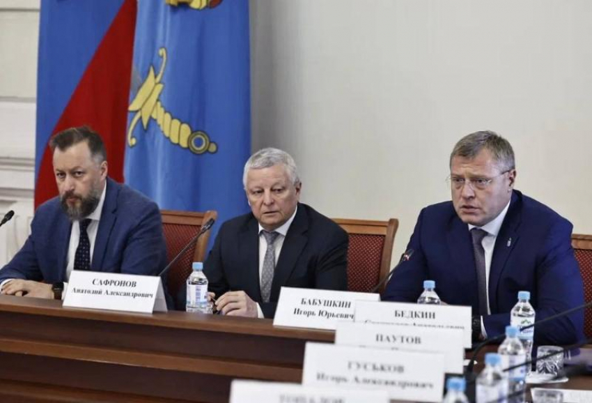 Регионы ЮФО обсудили стратегию национальной политики России в Астрахани