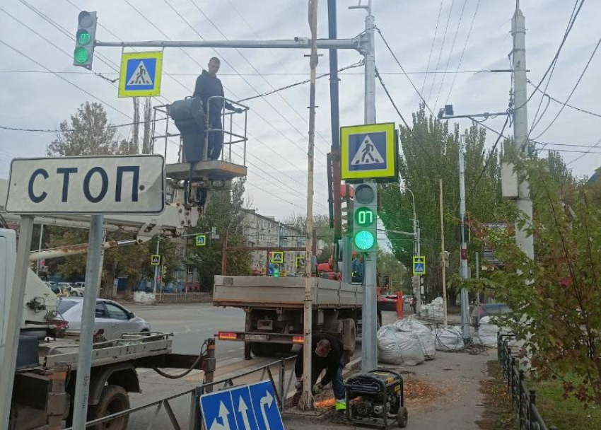 Глава Астрахани ответил на жалобы водителей на заторы вблизи «умных» светофоров