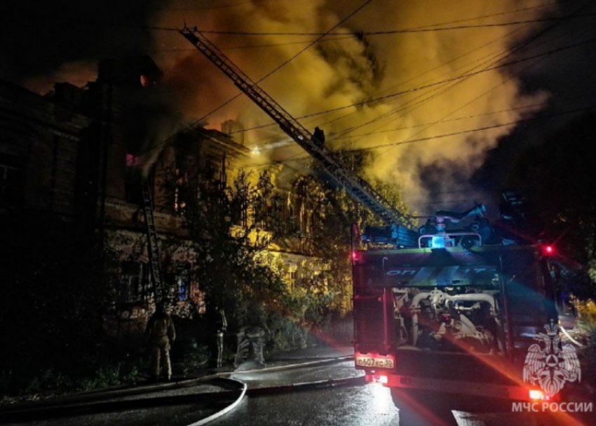 В Астрахани сгорел третий памятник архитектуры за месяц