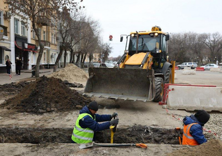 В центре Астрахани отремонтируют ливневку без снятия асфальта