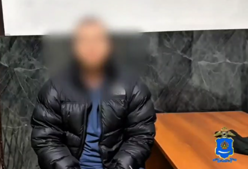 В Астрахань доставили задержанного участника конфликта с избиением тренера