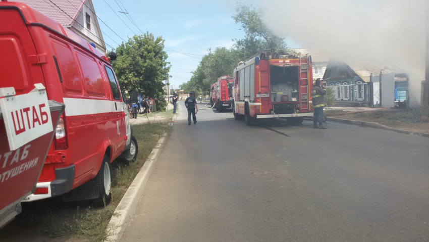 В Трусовском районе потушили крупный пожар 