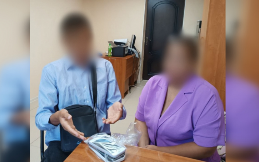 В Астрахани подросток «из органов» обкрадывал пенсионеров