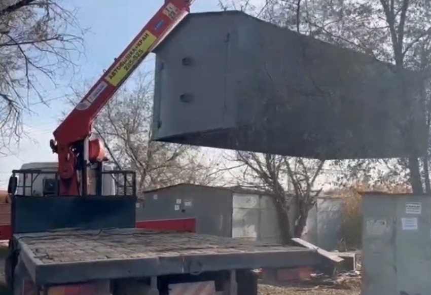 В Астрахани продвигается демонтаж установленных с нарушениями гаражей