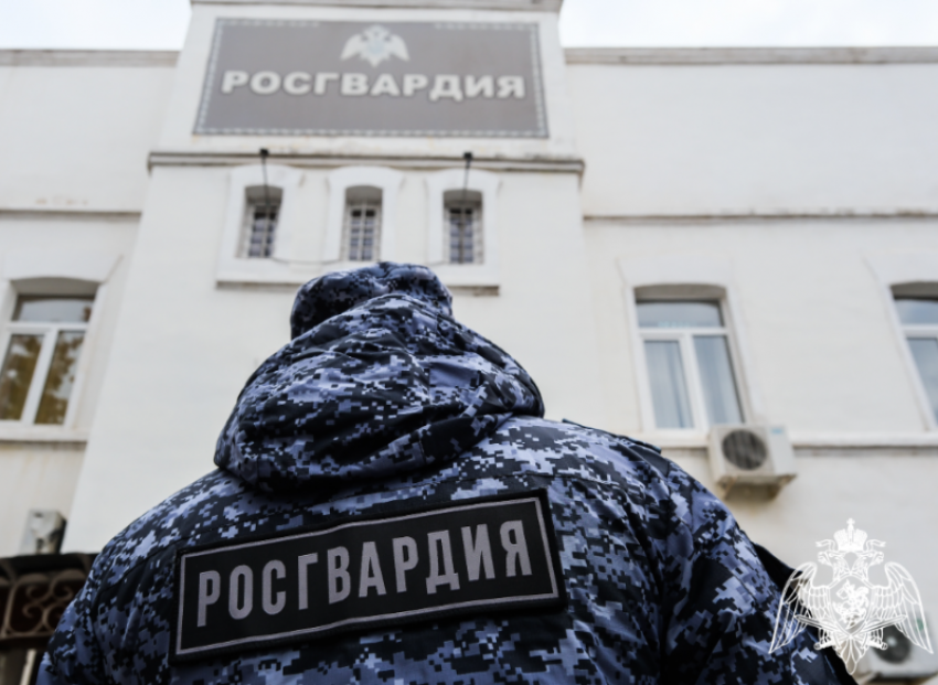 На территорию охраняемого объекта проник астраханец в федеральном розыске