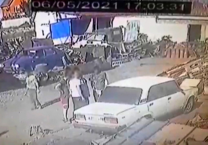 Найденный в астраханском пункте приёма автомобиль оказался ворованным 