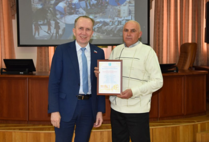 Игорь Седов наградил лучших работников астраханской сферы ЖКХ