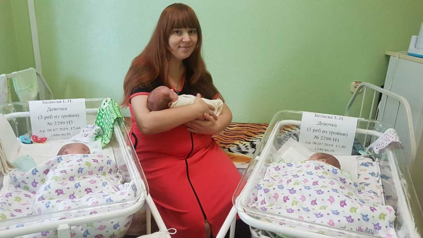 Астраханские врачи больше месяца боролись за жизнь первой в этом году тройни