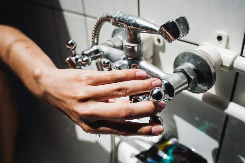 Горячая вода вернётся в дома астраханцев раньше обещанного