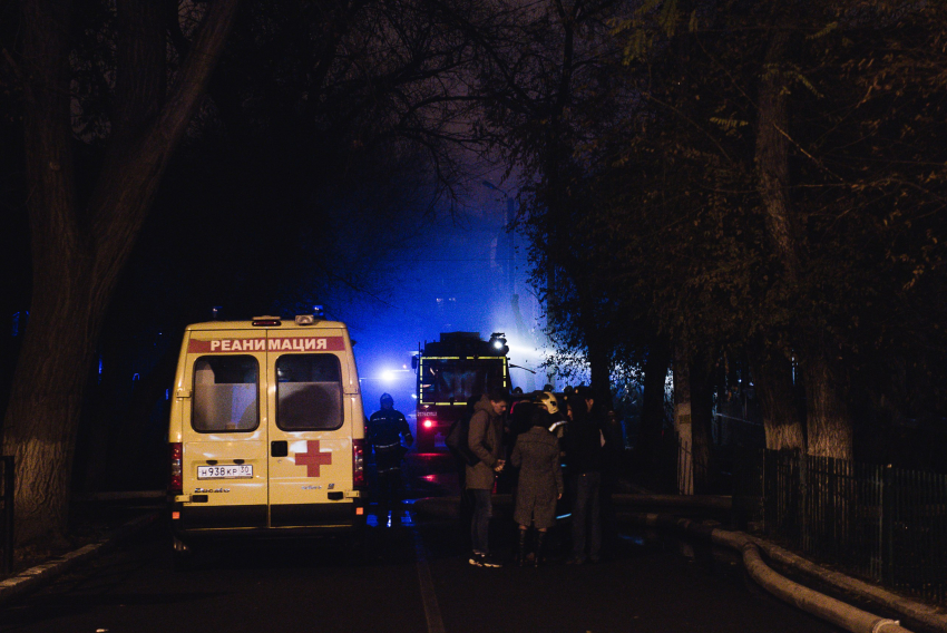 Число погибших на пожаре в Астрахани снова увеличилось