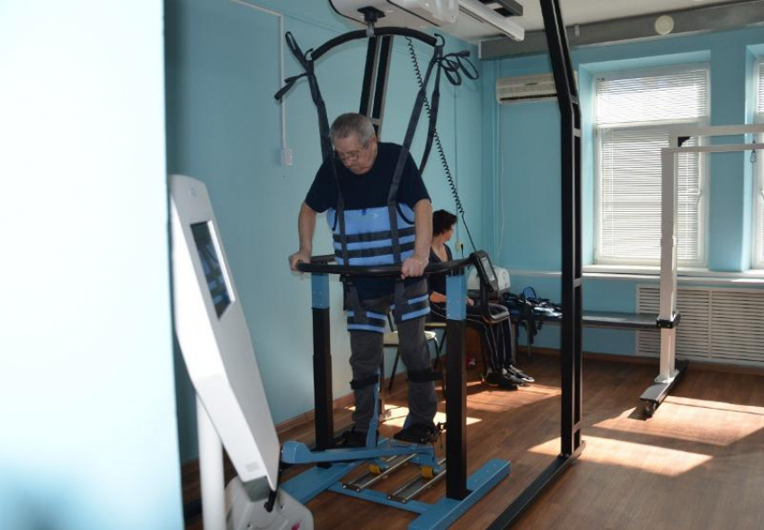 Четыре астраханских медучреждения получили 99 единиц нового оборудования