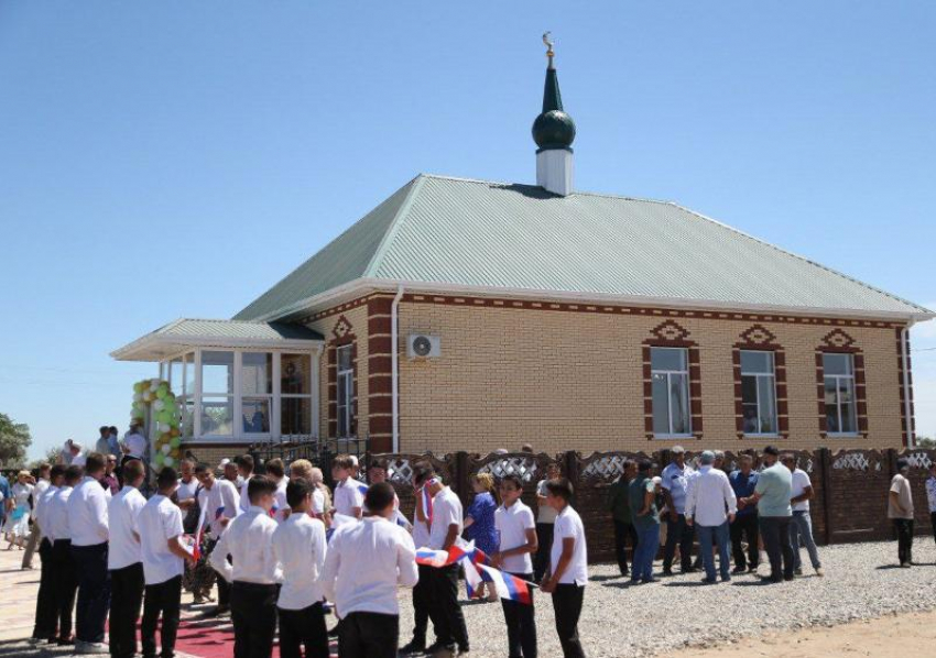 В селе под Астраханью открыли мечеть и Дом культуры
