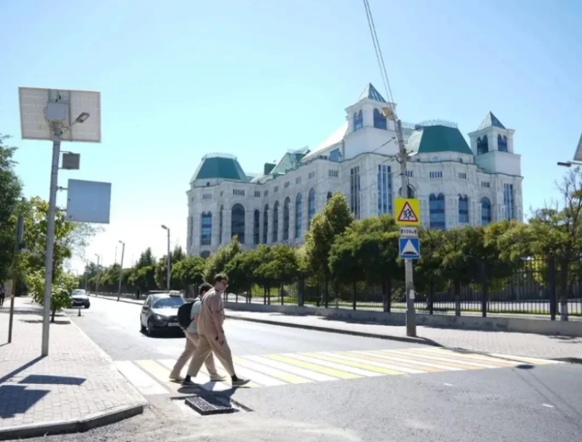 В Астрахани отремонтировали дорогу улицы Коммунистической