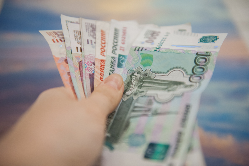 Астраханец подарил мошенникам почти полмиллиона рублей