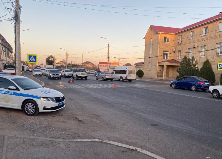 В Астрахани автолюбитель наехал на коляску с ребенком