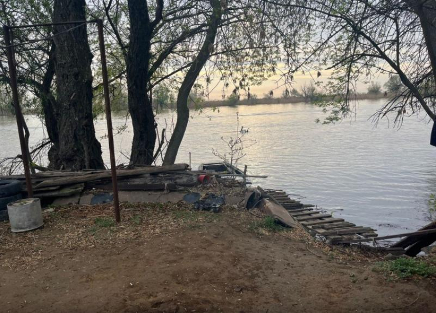 Астраханский следком поделился новыми подробностями смерти сельчанина на реке Гандурино