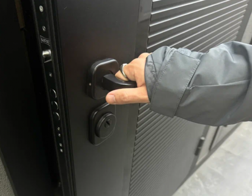 Детям-сиротам стали оплачивать покупку дома за пределами Астраханской области