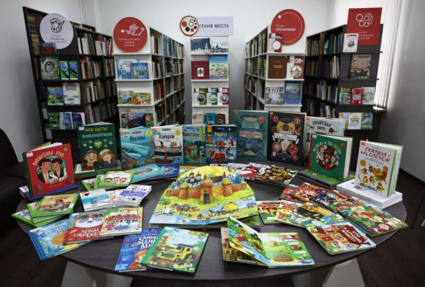 Астраханским библиотекам передали книги за 3,5 миллиона рублей