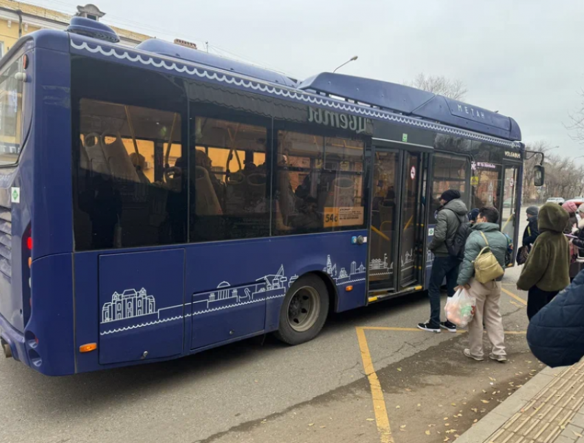 Астраханцев шокировала новая стоимость поездок в автобусах