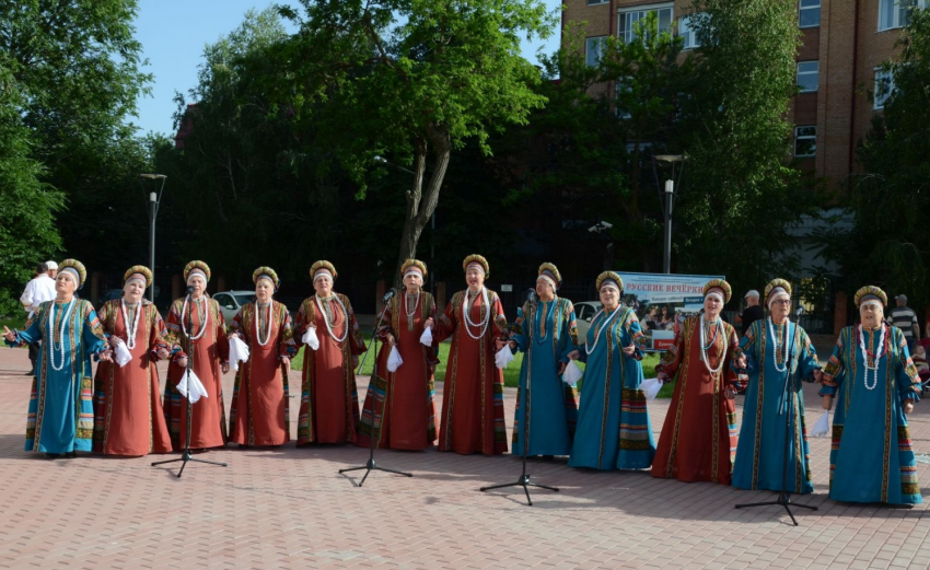 Астраханцев зовут на последние «Русские вечерки»