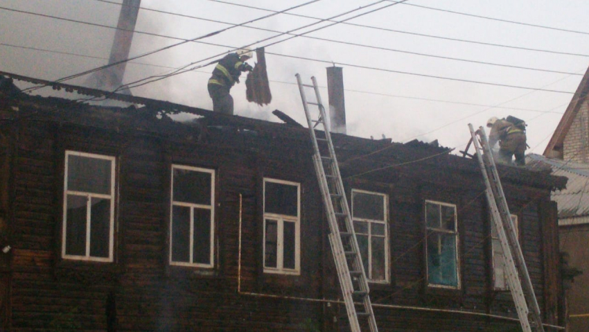 В Астрахани сгорело два дома 