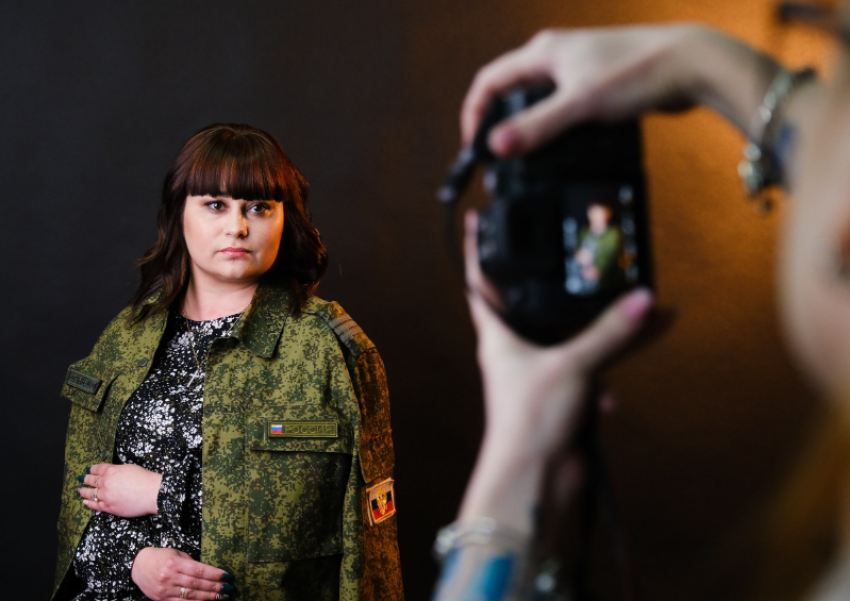 Более 50 астраханок приняли участие в фотопроекте «Жены героев»